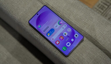 The Galaxy S26 Ultra is stuck on 8-bit screen tech