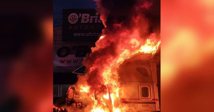 Fiery Saskatoon crash shuts down major roadway in city’s north end - Saskatoon