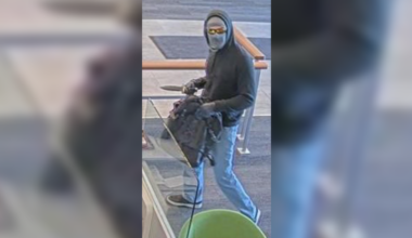 Man holding 'large knife' wanted in Richmond robbery