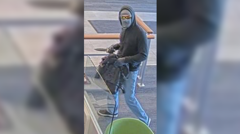 Man holding 'large knife' wanted in Richmond robbery