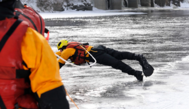 Crews rescue dog, bystander from Rideau River after ice gives