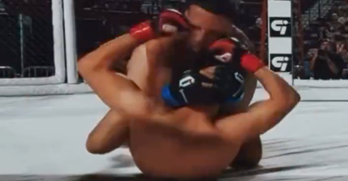 Watch: Insane double-fisted knockout from guard