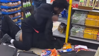 Winnipeg police aware of video showing security guard assaulting alleged shoplifter, threatening to kill him