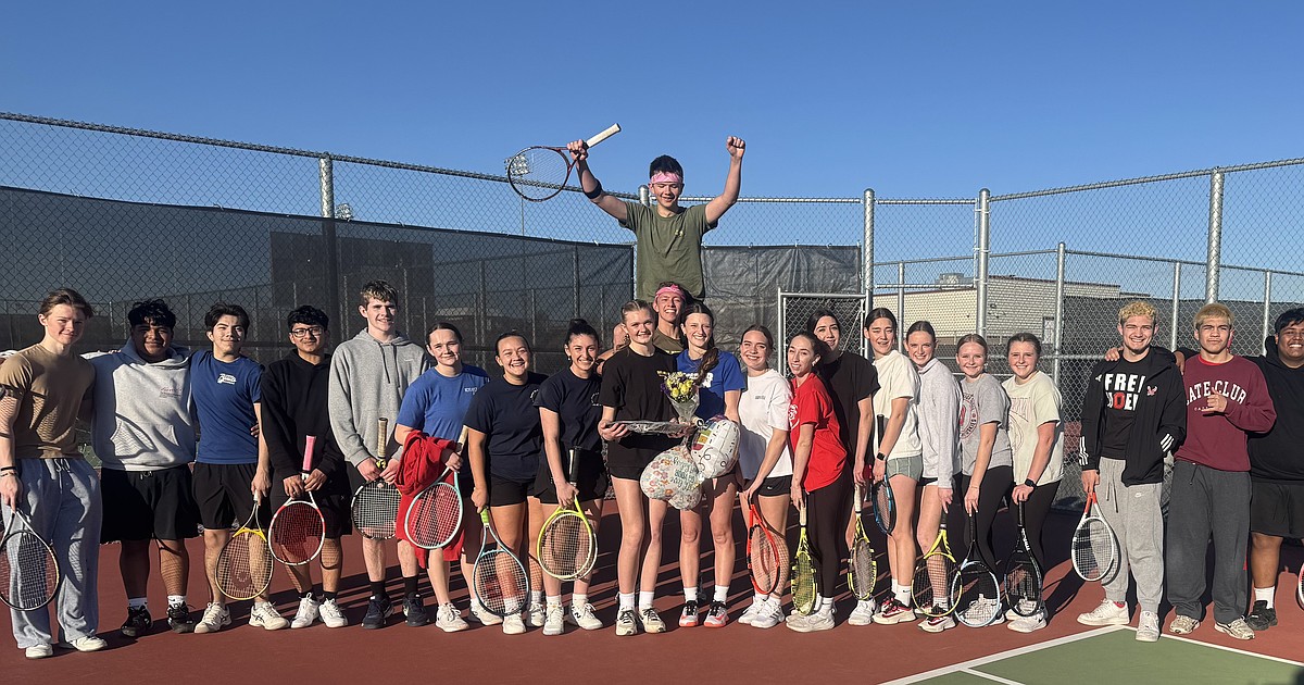 Huskies build up new tennis players and strengthen returners