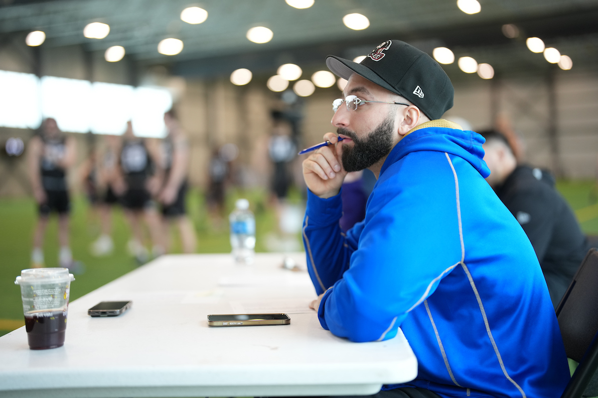 1st & 10 | Kramdi: "I want to stay around football."