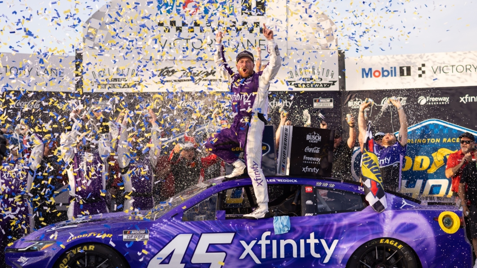 Denny Hamlin updates 23XI, Michael Jordan’s NASCAR contract plans for Tyler Reddick