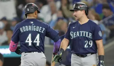 Mariners make wild MLB history with single-less start to 2026 season image