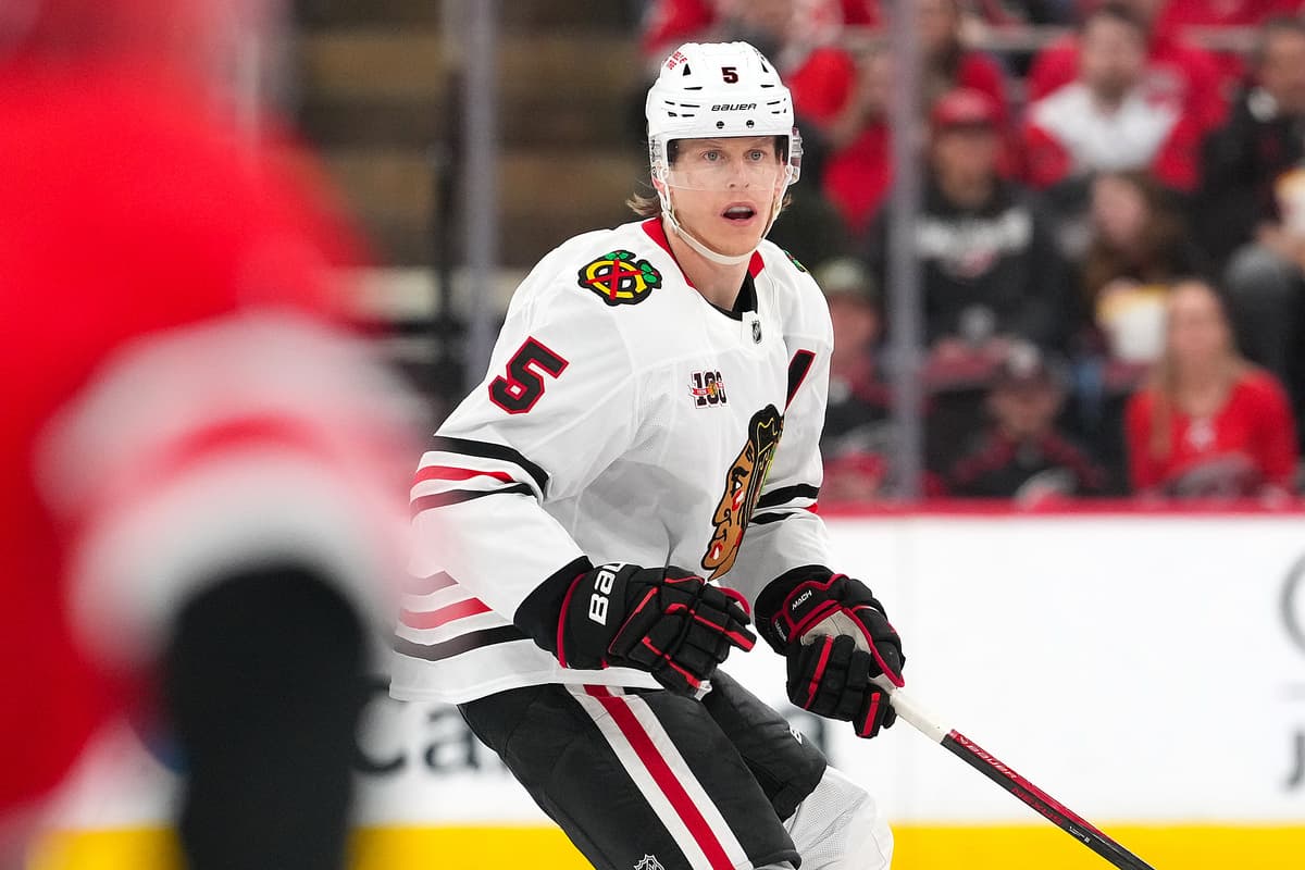 Talks ‘intensifying’ as Oilers nearing acquisition of Blackhawks defenceman Connor Murphy