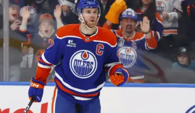 Oilers' Connor McDavid lost at the NHL trade deadline image