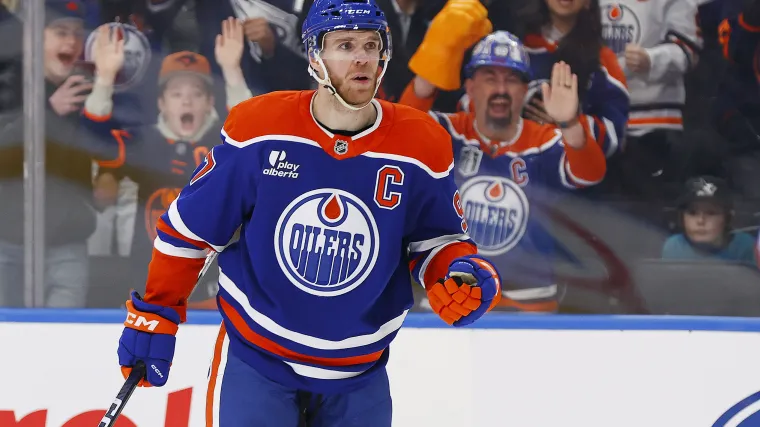 Oilers' Connor McDavid lost at the NHL trade deadline image