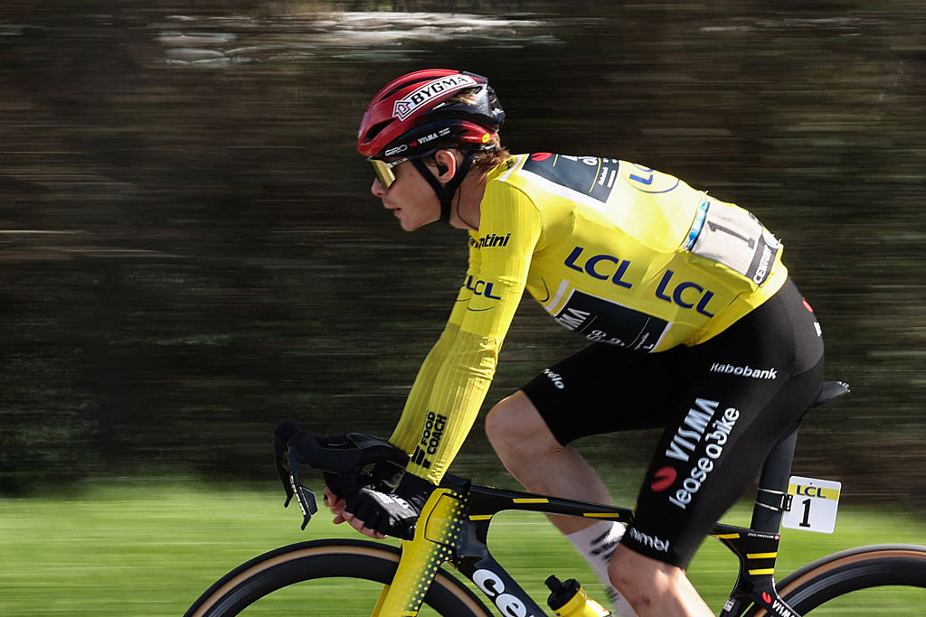 Team Visma - Lease a Bike's Danish rider Jonas Vingegaard rides with the pack during the 6th stage of the Paris-Nice cycling race, 179.3 km between Barbentane and Apt, on March 13, 2026. (Photo by Anne-Christine POUJOULAT / AFP)