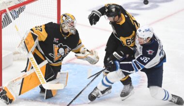 32 Thoughts: Goaltender interference — two plays, two outcomes