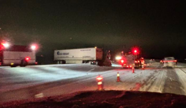 Jackknifed semi, icy roads snarl traffic across southern Manitoba