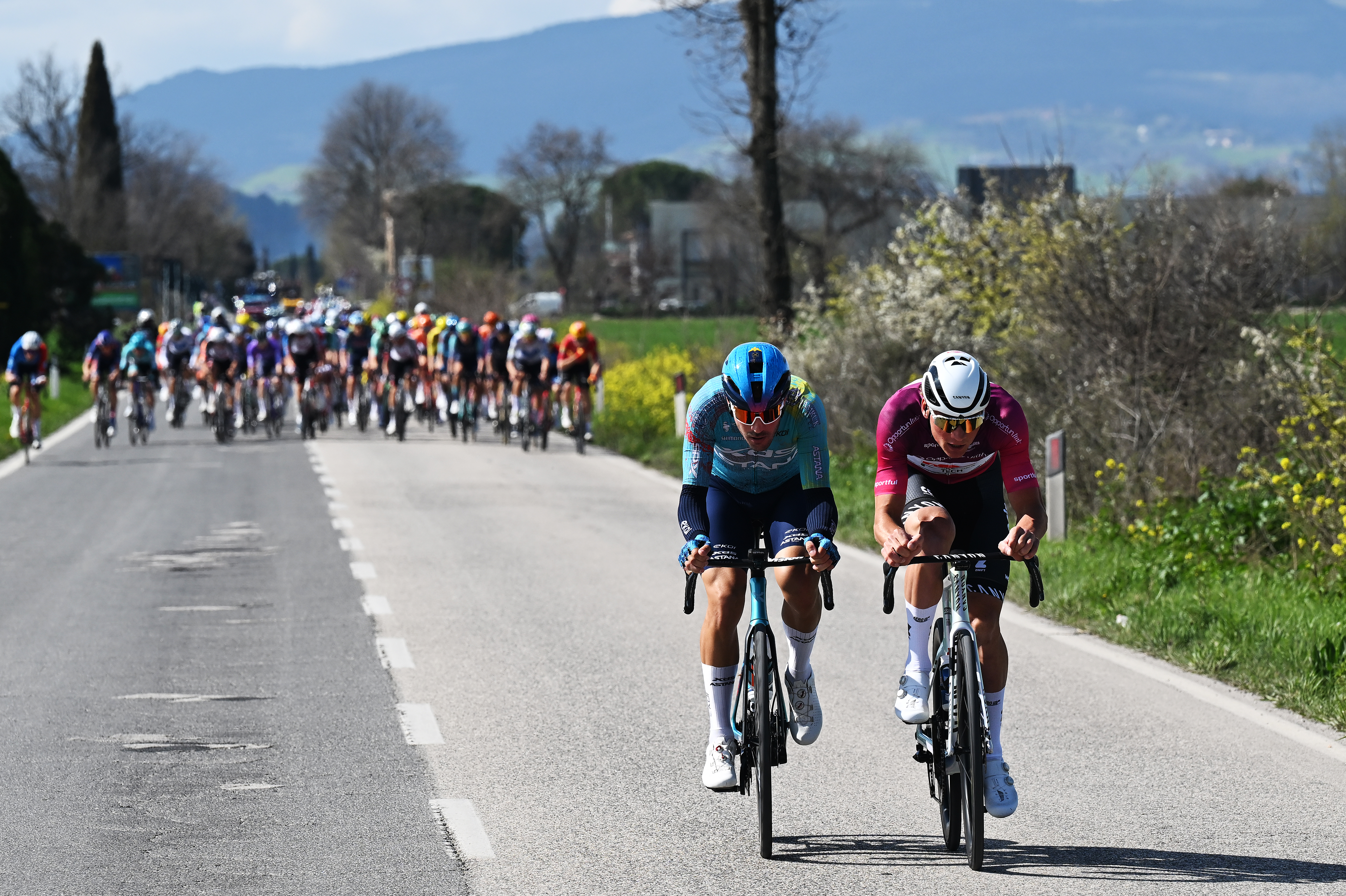 Alberto Bettiol Mathieu van der Poel stage 6 Tirreno-Adriatico 2026
