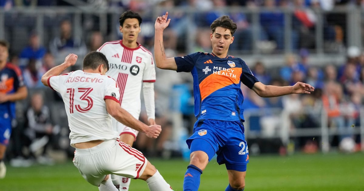 Toronto FC holds on to edge FC Cincinnati 1-0