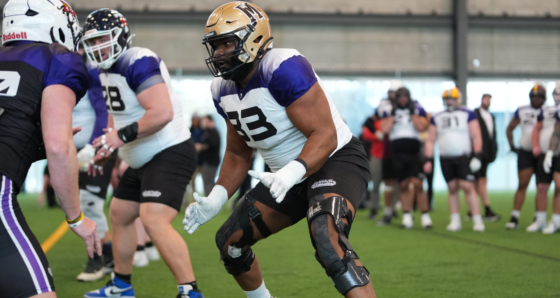 Argos sign National offensive lineman Victor Olaniran