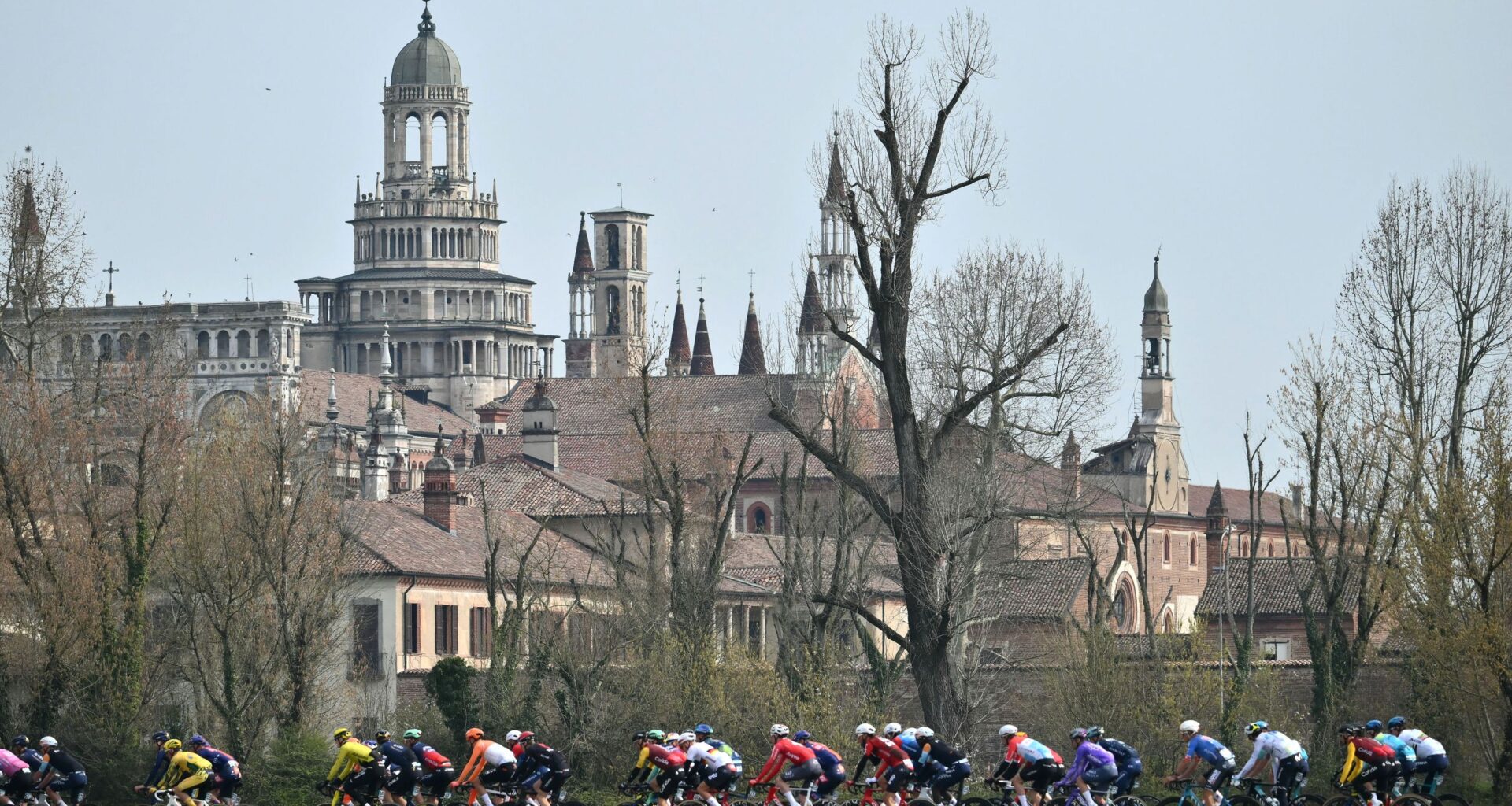 Milan-San Remo Men LIVE - Nine riders go clear but peloton starts to control