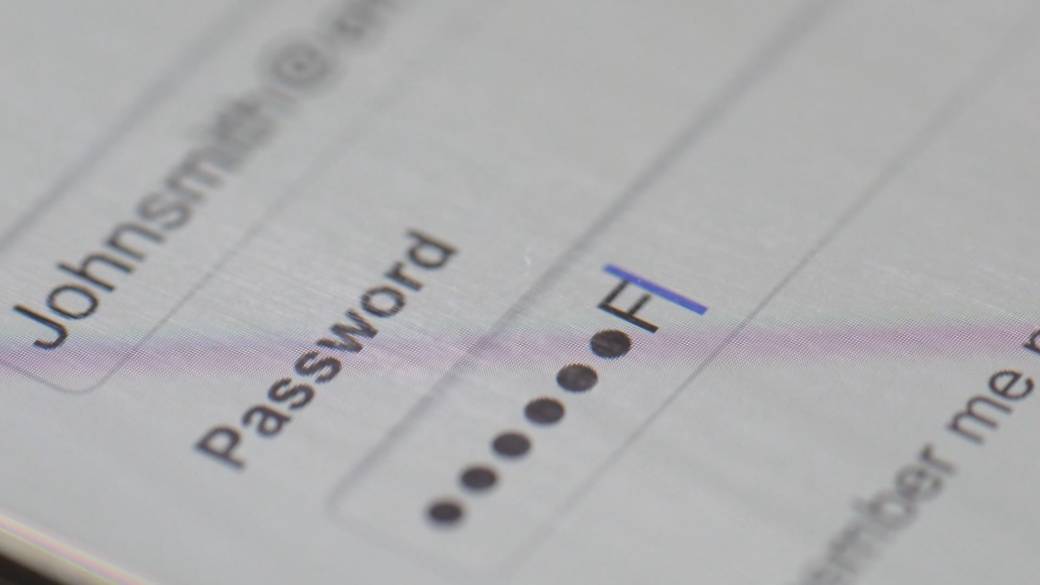 Click to play video: 'Consumer Matters: How to avoid tax scams'