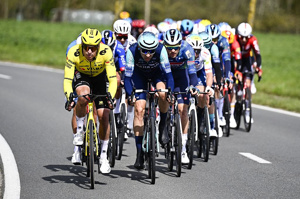 Italian Edoardo Affini of Team Visma-Lease a Bike leads the first peloton during the men elite 'Middelkerke-Wevelgem - In Flanders Fields' one day cycling race, 240,8 km from Middelkerke to Wevelgem, on March 29, 2026. (Photo by JASPER JACOBS / Belga / AFP) / Belgium OUT