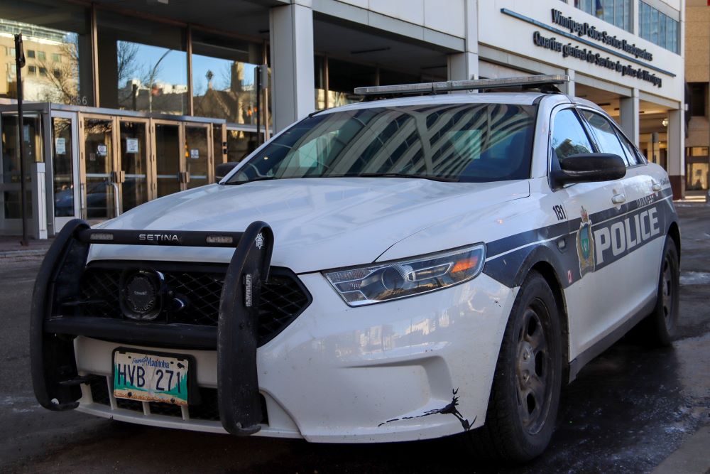 Man charged after leaving gun, $12,000 in drugs in taxi