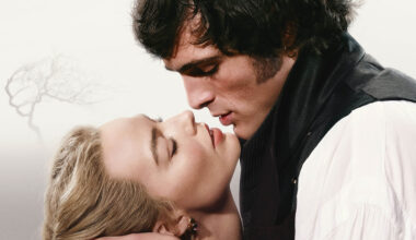 Hanky Panky x "Wuthering Heights" Signature Lace Low Rise Thongs