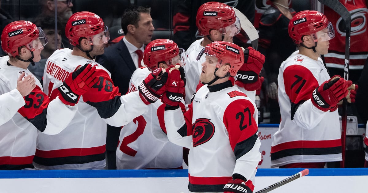 Ehlers scores hat trick, Carolina Hurricanes hold off Vancouver Canucks for win