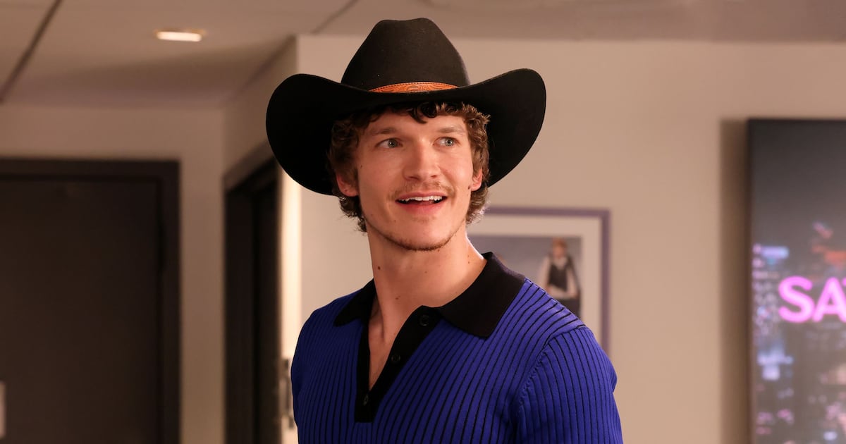 Last year, Connor Storrie was a waiter. Last night, he aced hosting ‘Saturday Night Live’ - CTV News