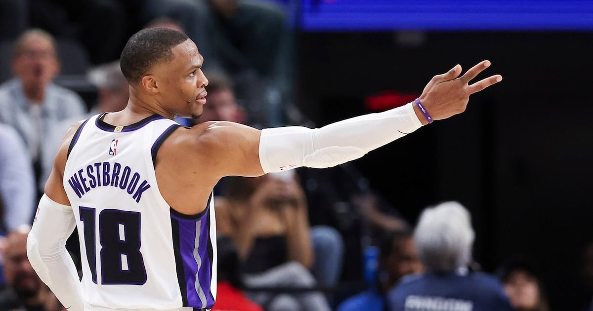 Russell Westbrook has triple-double in Sacramento Kings’ win as Los Angeles Clippers lose Kawhi Leonard to sprained ankle