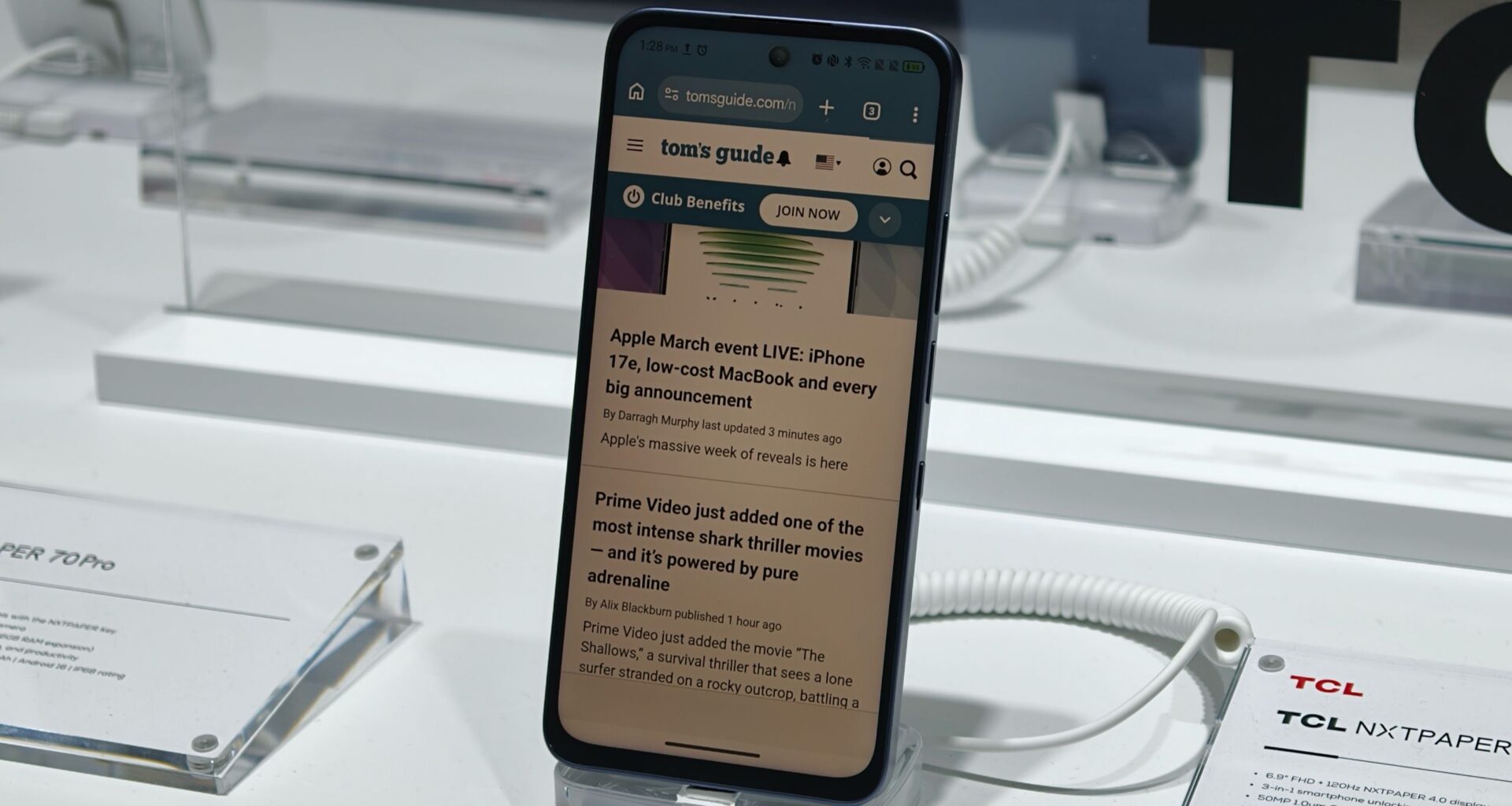 I finally found a phone I can stare at for hours without tiring my eyes, and now I'm spoiled