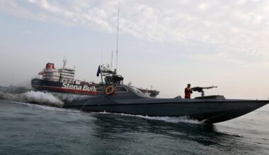 Oil prices tumble 15% after Trump predicts Middle East de-escalation