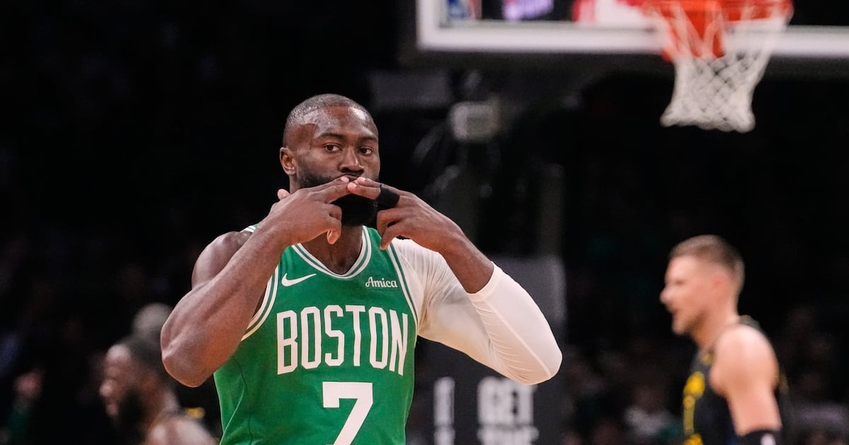 Jaylen Brown scores 32, Jayson Tatum adds double-double as Boston Celtics top Golden State Warriors