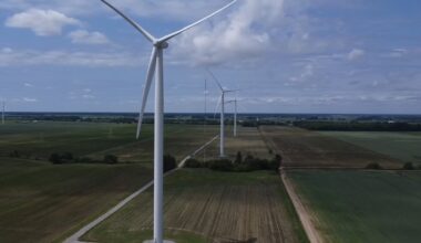 Brookfield, La Caisse sign deal to buy Quebec-based power producer