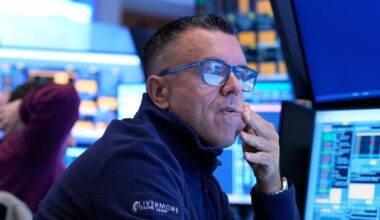 U.S. stocks sink on worries about inflation