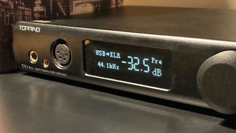 Topping DX7 Pro DAC/amp on a black table