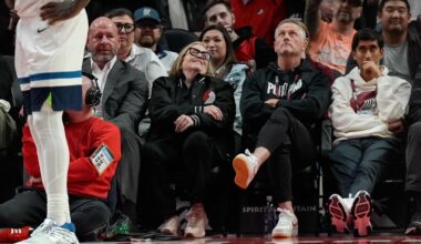 Prospective Trail Blazers owner Tom Dundon sells minority stake in Carolina Hurricanes, report says