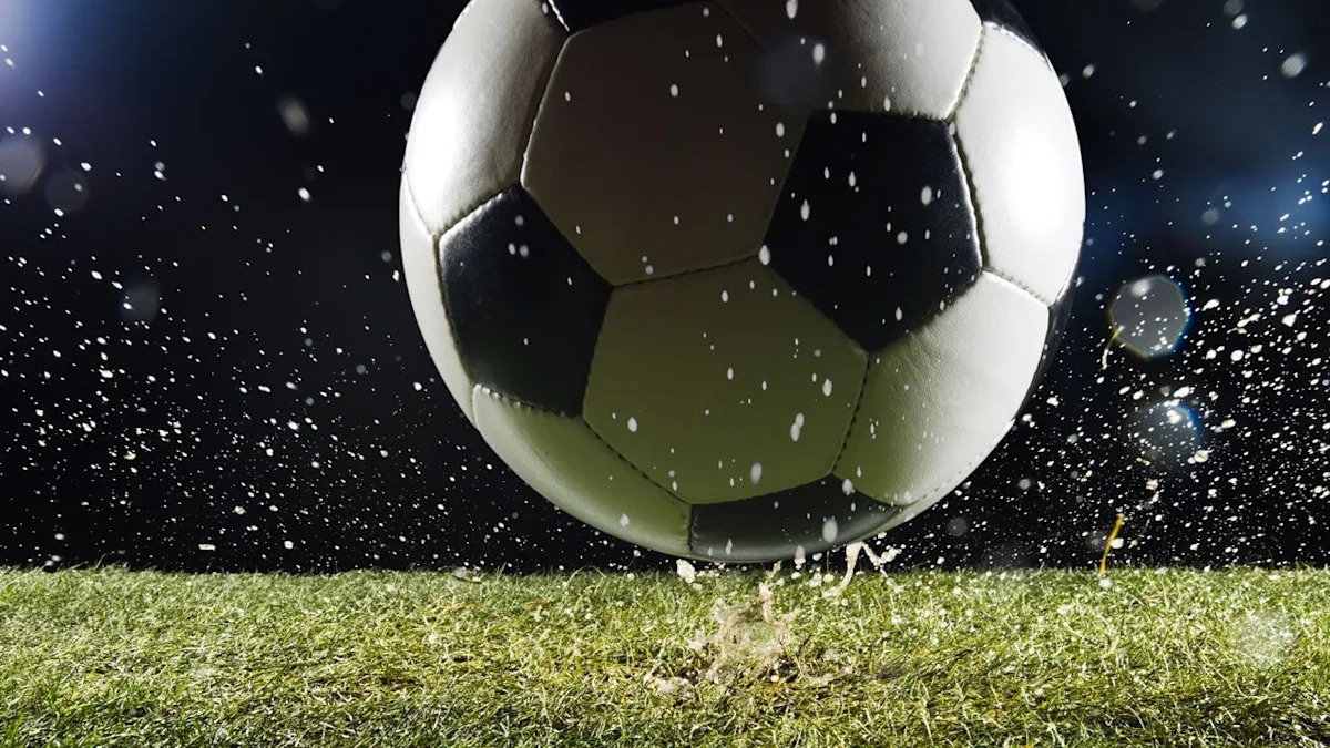 Vancouver Whitecaps Weather Advantage, Liverpool and Fulham Betting Picks for Weekend Soccer Matches