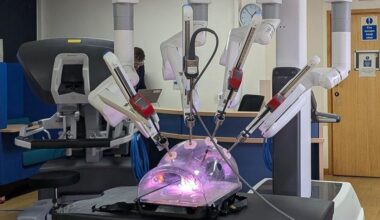 Surgery robot 'game-changing' for cancer patients
