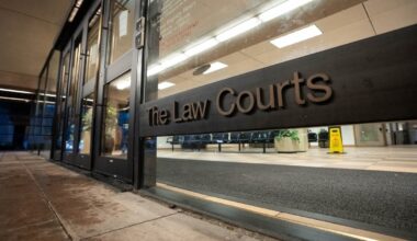 Man apologizes for fatal Vancouver café stabbing