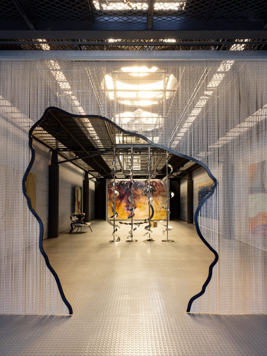 Daniel Steegmann Mangrané aluminium curtain