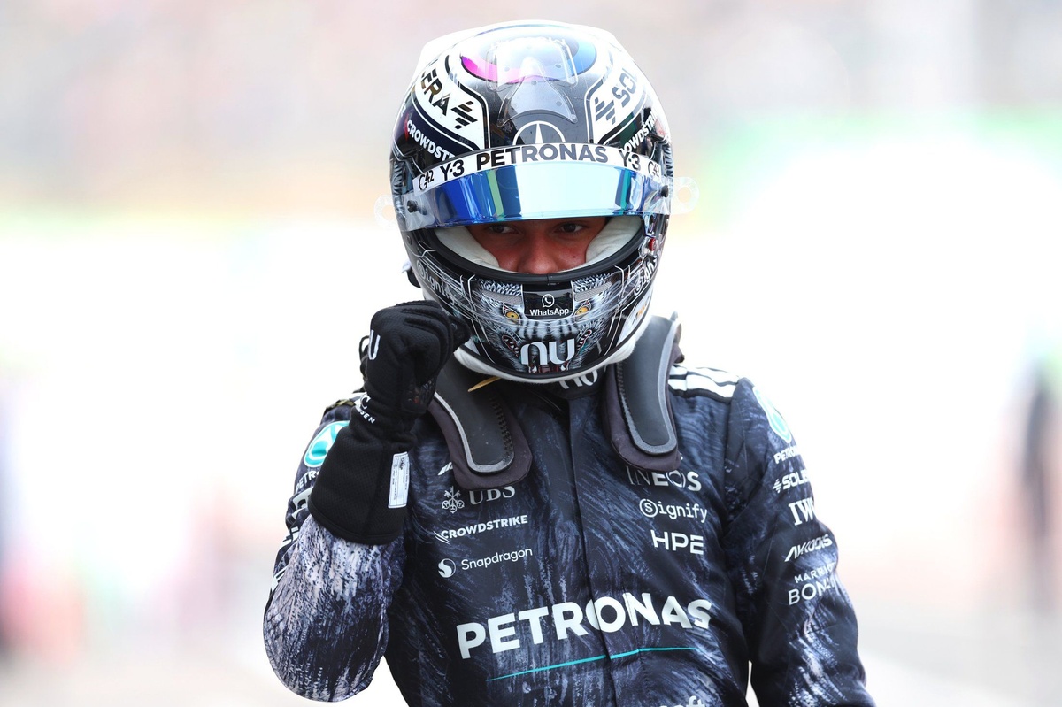 Antonelli on pole again, Verstappen out in Q2