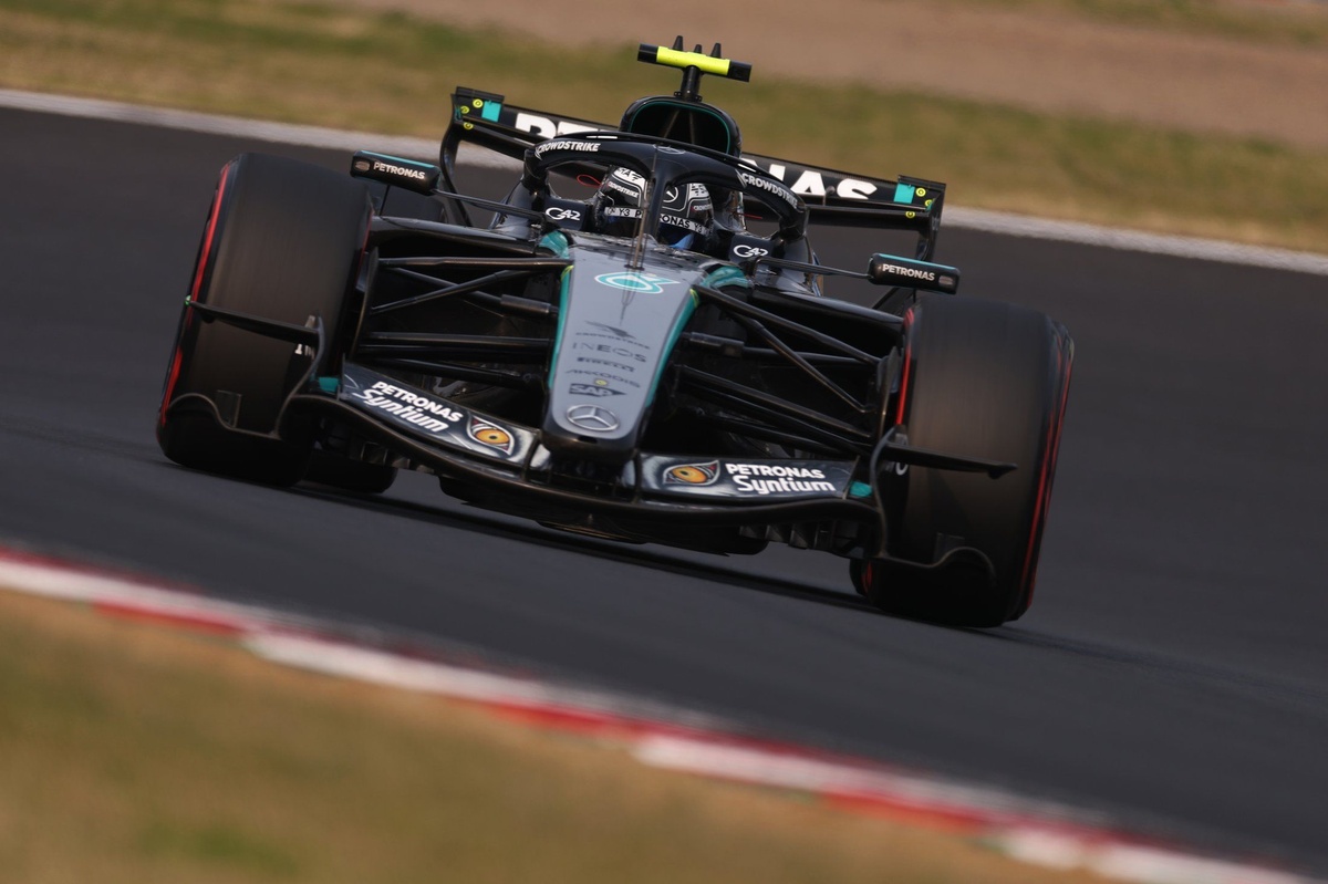 LIVE: F1 Japanese GP updates - Kimi Antonelli leads as Oliver Bearman crashes out | Live text