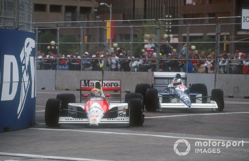 Ayrton Senna,  Mclaren MP4/5B Honda leads Jean Alesi, Tyrrell 018 Ford