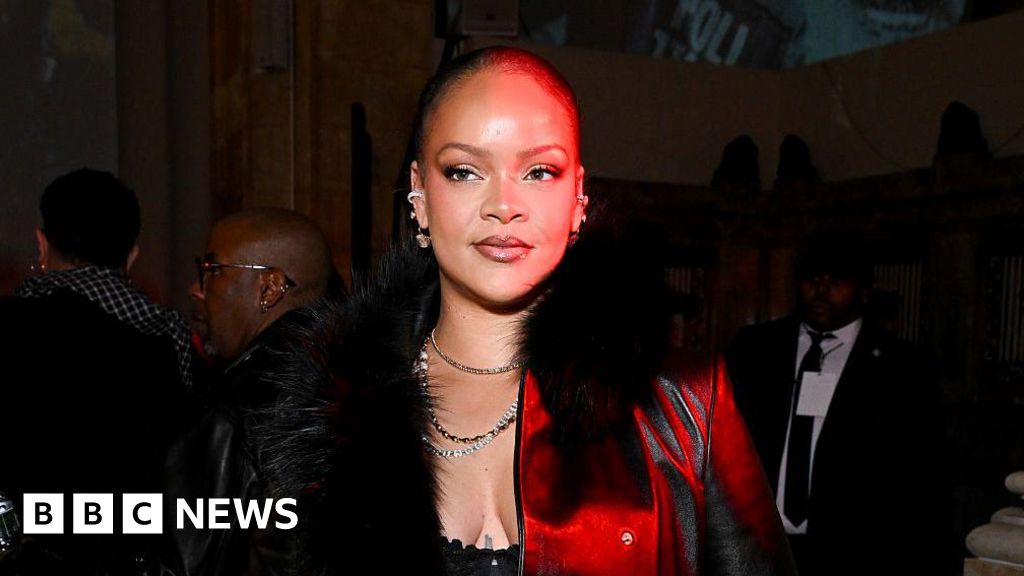 Rihanna's Beverly Hills home hit by gunfire, police say - BBC