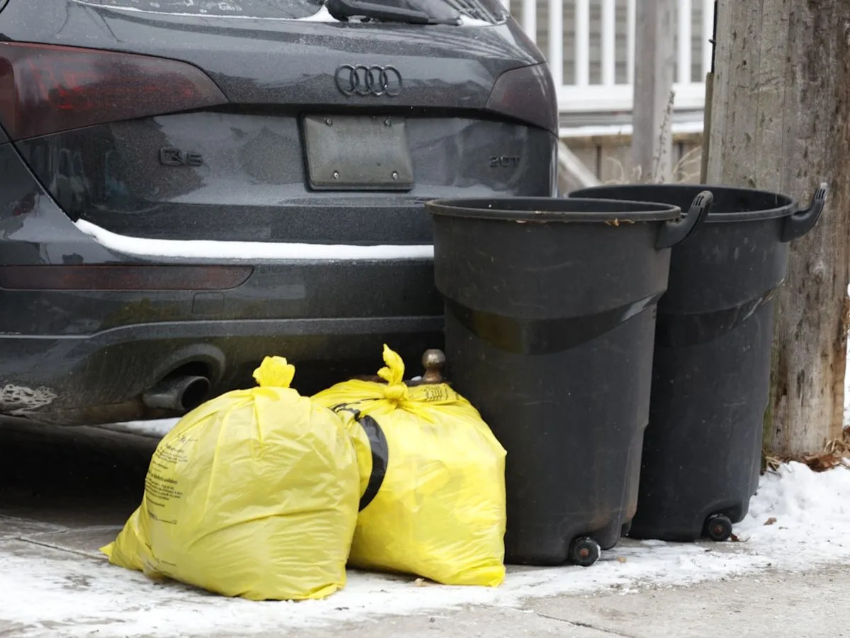 Some Ottawa residents may go more than three weeks without garbage pickup
