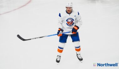 PHOTOS: Islanders Morning Skate in Montreal
