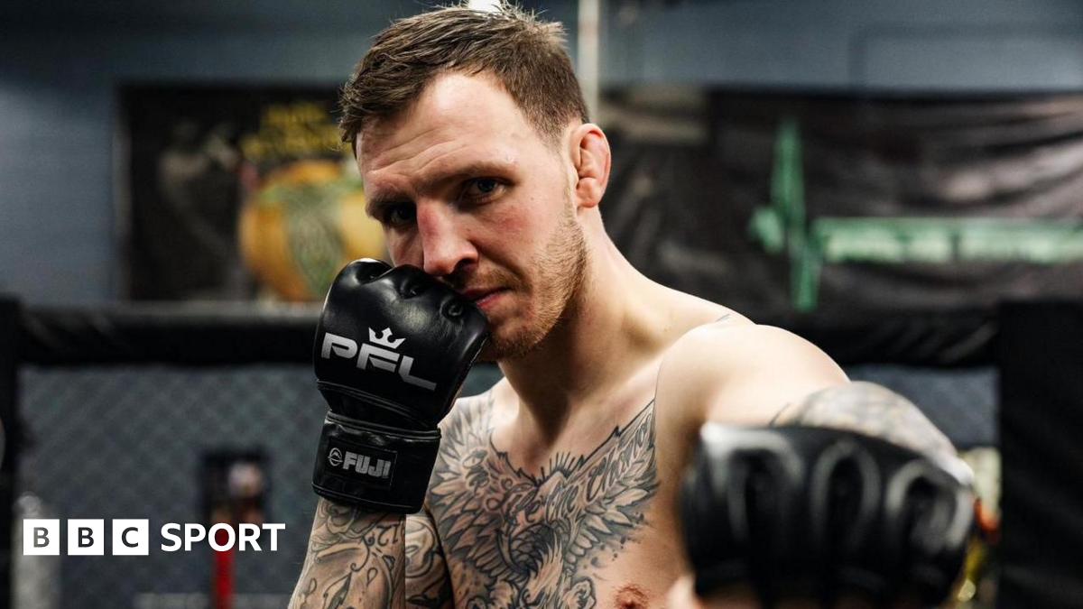 Rhys McKee in PFL gloves