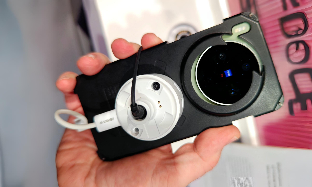 Vivo quietly shows off the rumored X300 Max at MWC 2026