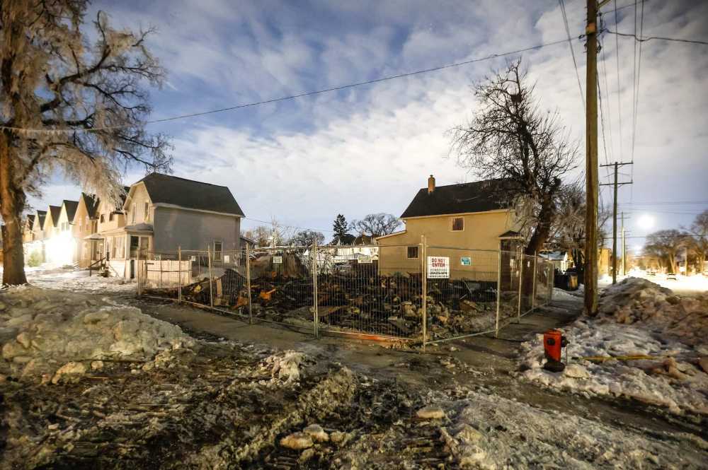 JOHN WOODS / FREE PRESS
The vacant building, the former site of Bannerman Grocery at 414 Bannerman Ave., was demolished Monday.