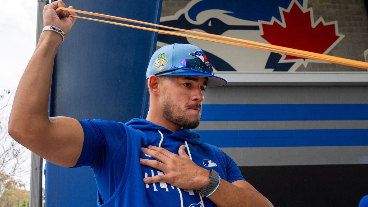 How Jose Berrios' elbow injury changes Blue Jays' rotation