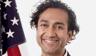 FDA’s controversial vaccine chief will exit agency next month